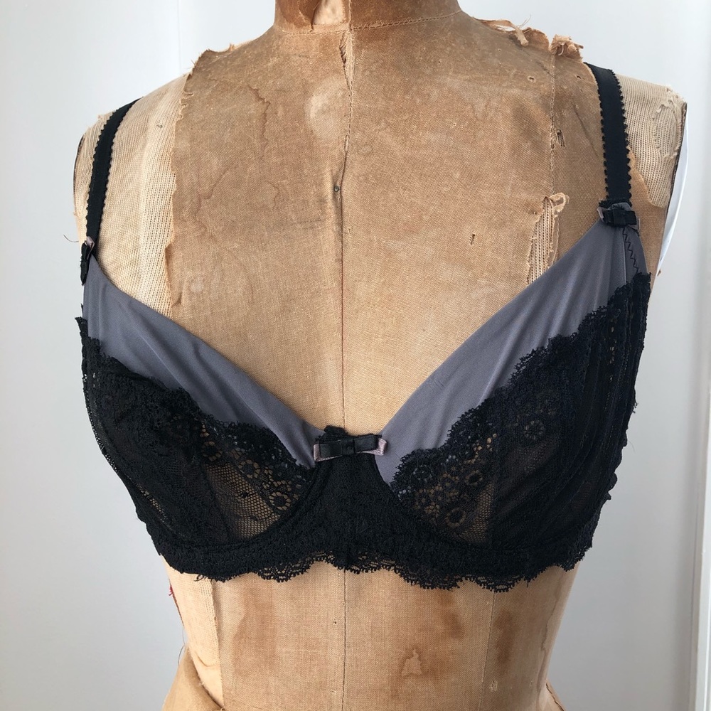 🦌 3/$20 Black and Gray Lace Underwire Bra 36D